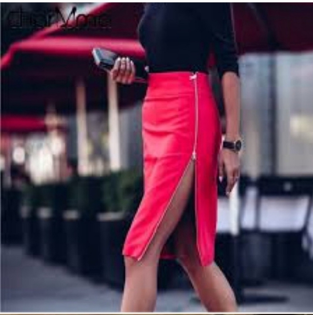 Express Classic Pencil Skirt Red Size 6 Adjustable Gold Zip Side - Picture 3 of 8